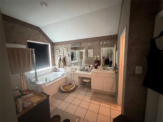 12211 Oyster Cove Court, Stafford, TX 77477