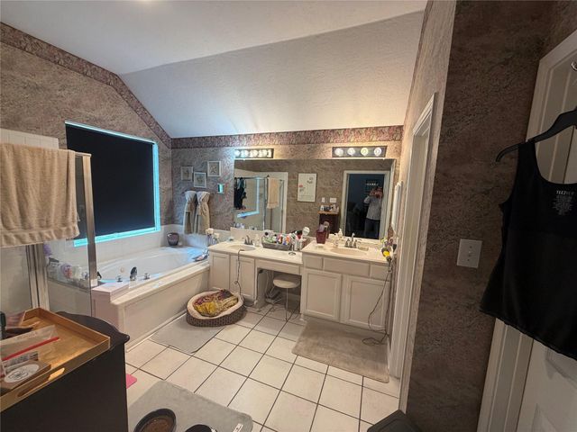 12211 Oyster Cove Court, Stafford, TX 77477