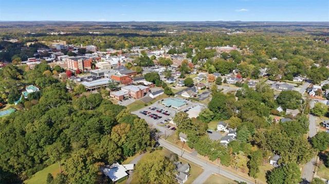 230 West Avenue, Carrollton, GA 30117