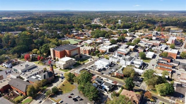 230 West Avenue, Carrollton, GA 30117