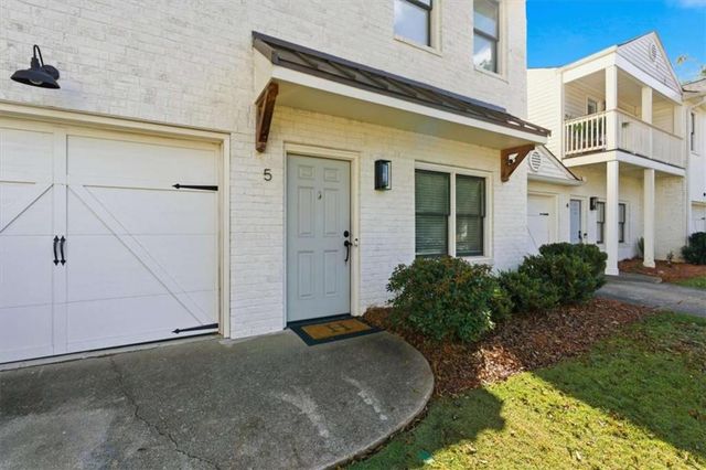 230 West Avenue, Carrollton, GA 30117