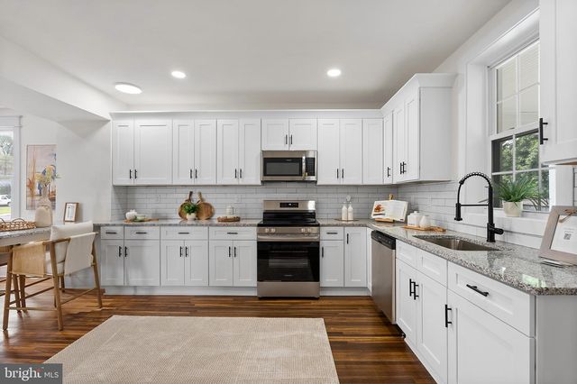 1101 ROYAL AVE N, Front Royal, VA 22630