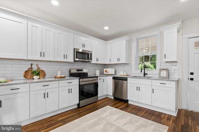 1101 ROYAL AVE N, Front Royal, VA 22630