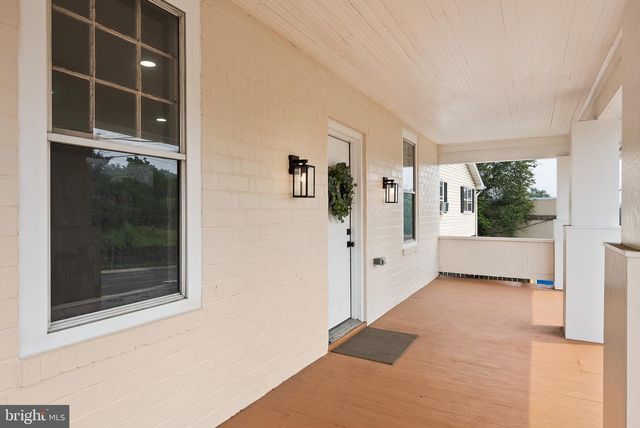 1101 ROYAL AVE N, Front Royal, VA 22630