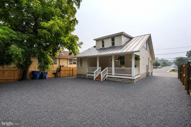 1101 ROYAL AVE N, Front Royal, VA 22630