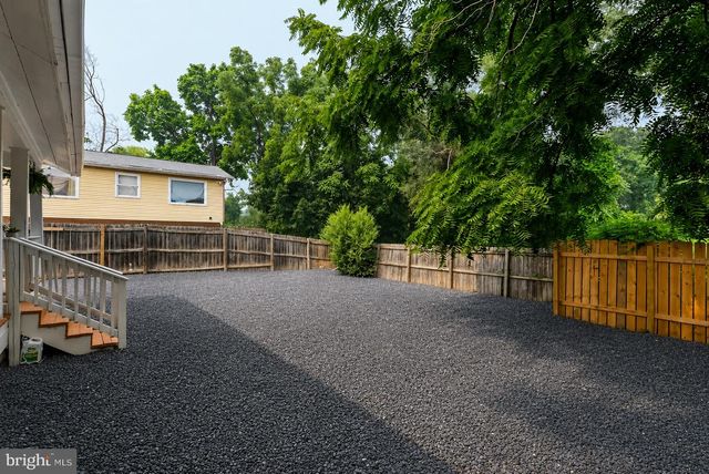 1101 ROYAL AVE N, Front Royal, VA 22630