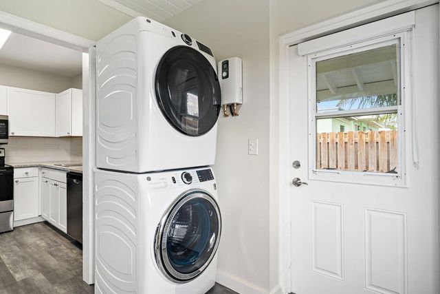 1205 Longwood Street, West Palm Beach, FL 33401