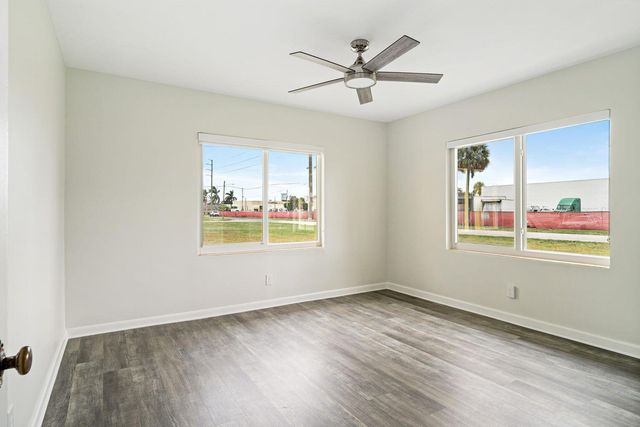 1205 Longwood Street, West Palm Beach, FL 33401