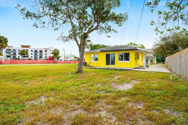 1205 Longwood Street, West Palm Beach, FL 33401