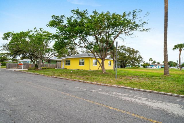 1205 Longwood Street, West Palm Beach, FL 33401