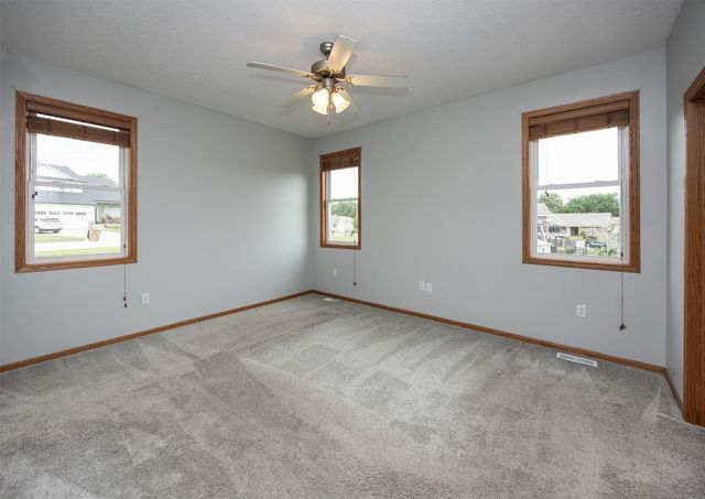 201 Elm Avenue, Norwalk, IA 50211