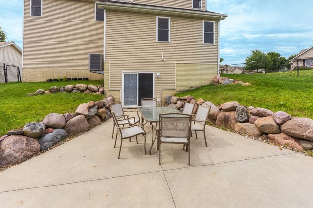 201 Elm Avenue, Norwalk, IA 50211