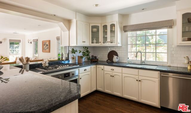 15434 Sutton Street, Sherman Oaks, CA 91403