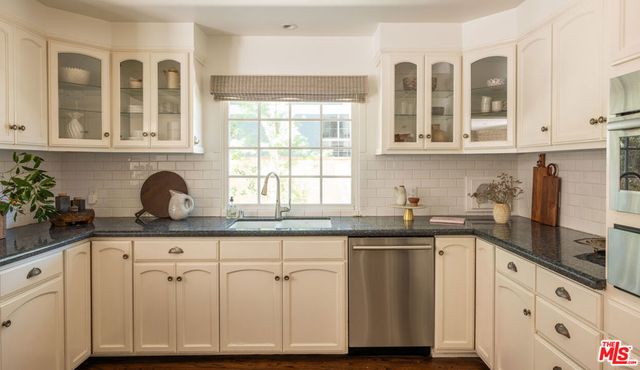 15434 Sutton Street, Sherman Oaks, CA 91403