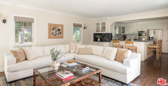 15434 Sutton Street, Sherman Oaks, CA 91403
