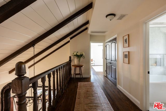 15434 Sutton Street, Sherman Oaks, CA 91403