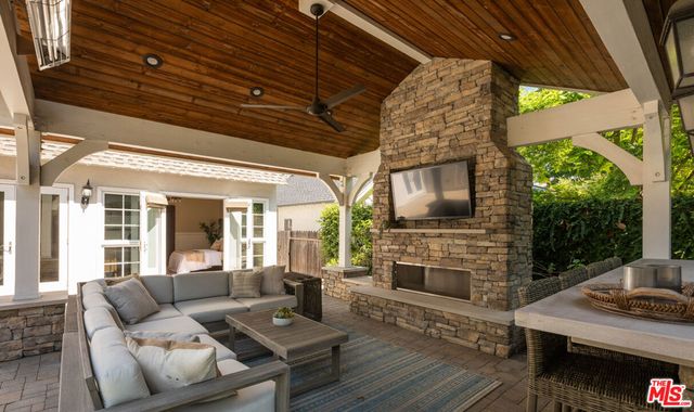 15434 Sutton Street, Sherman Oaks, CA 91403