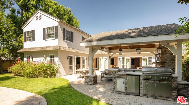 15434 Sutton Street, Sherman Oaks, CA 91403