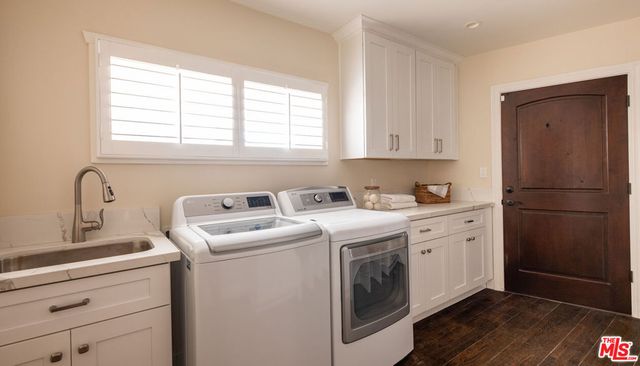 15434 Sutton Street, Sherman Oaks, CA 91403