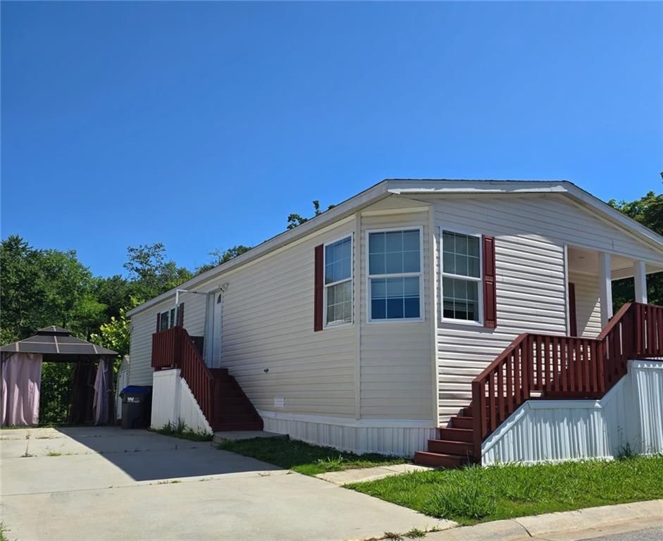 51 E CARDINAL Lane E, Lawrenceville, GA 30044
