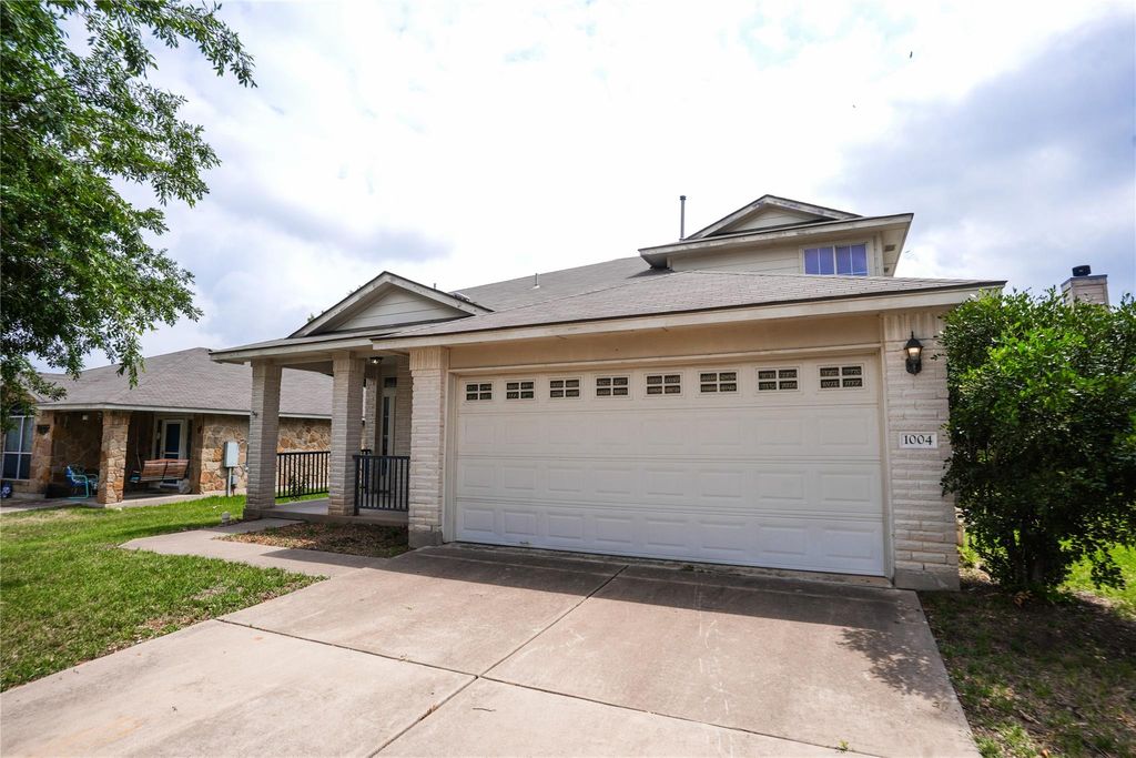 1004 Barclay DR, Leander, TX 78641