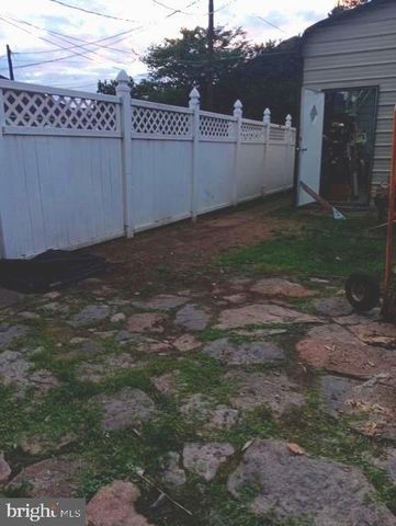 11 E ELM ST, Reading, PA 19607