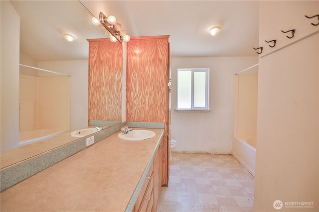 4717 Hansen Drive, Clinton, WA 98236