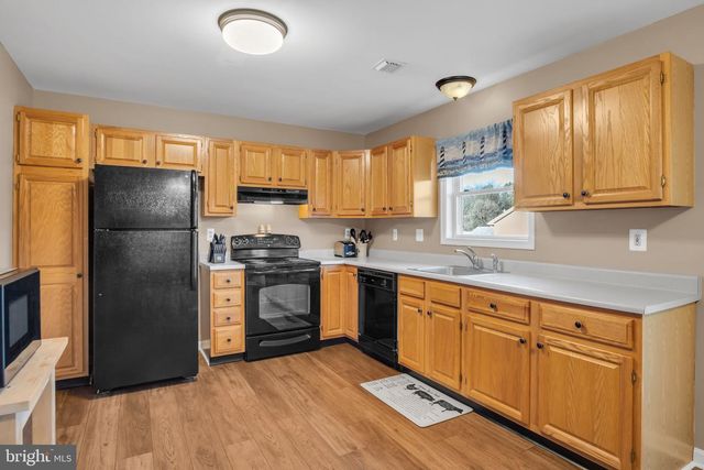 7214 HUNTINGDON ST, Harrisburg, PA 17111