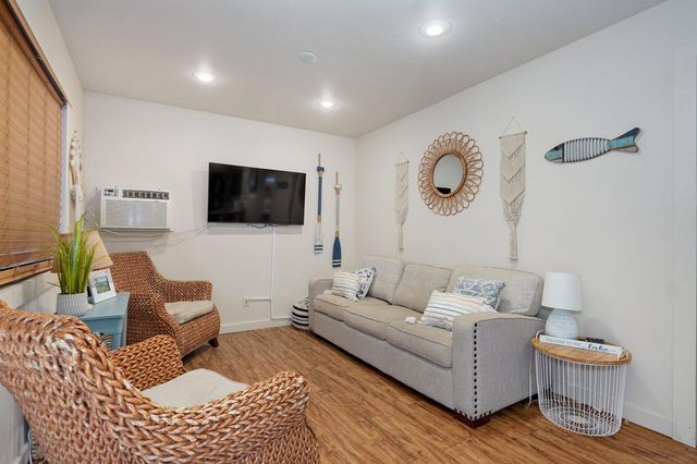 4656 W State Highway H 3, Lampe, MO 65681