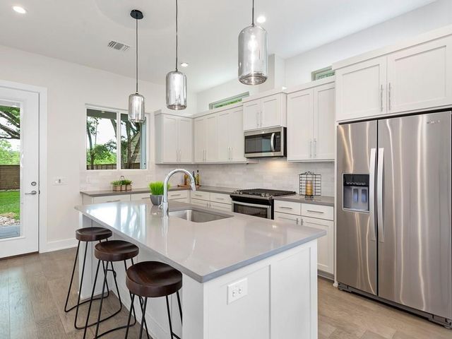 1111 Brookswood Ave A, Austin, TX 78721