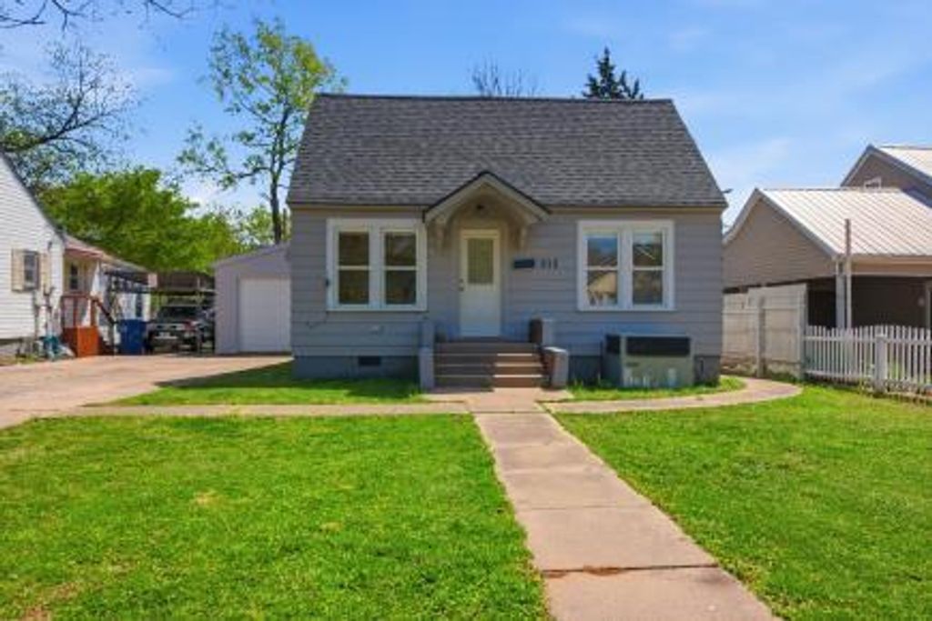 212 N Foreman Street, Vinita, OK 74301