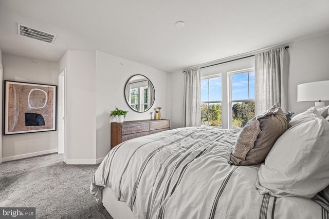 549 W NORTH ST, Smyrna, DE 19977