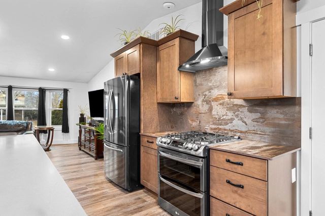 499 TYROLIAN DRIVE, Green Bay, WI 54302