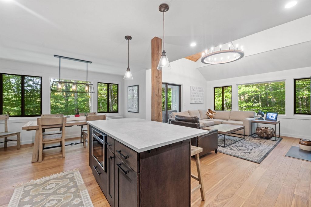 119 Clearbrook Rd # 1, Lincoln, NH 03251