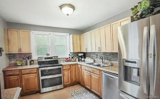 222 N Terry Hill Road, Carmel, NY 10512