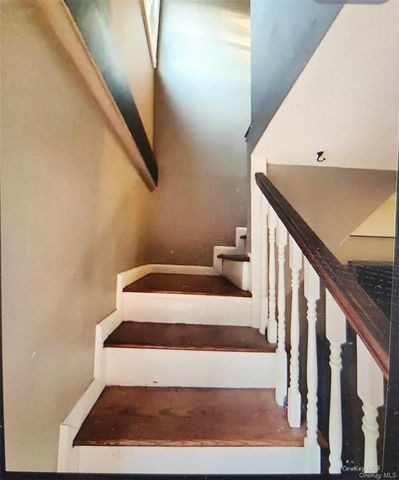 222 N Terry Hill Road, Carmel, NY 10512