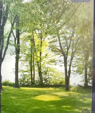 222 N Terry Hill Road, Carmel, NY 10512