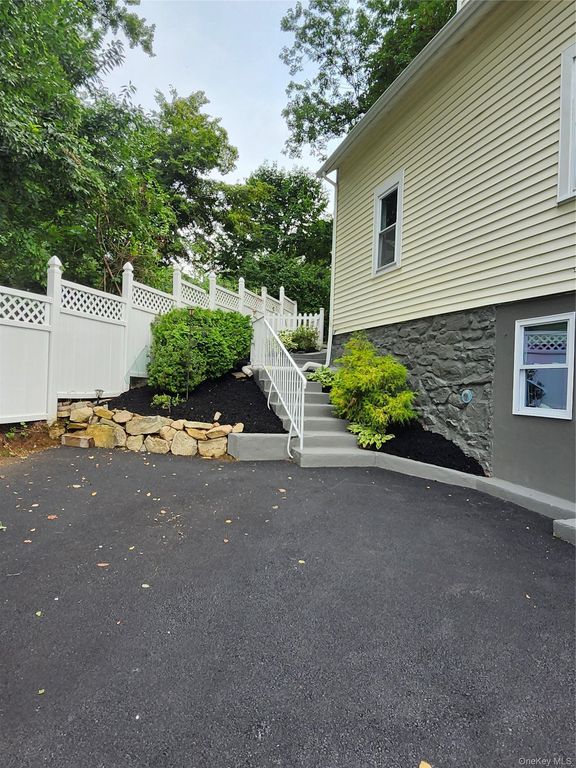 222 N Terry Hill Road, Carmel, NY 10512 — photo 3
