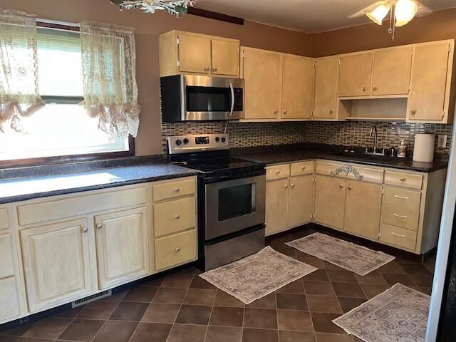 227 Sherwood Drive, Circleville, OH 43113