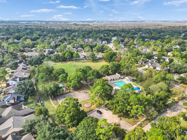 14219 Whitlock Drive, Houston, TX 77062