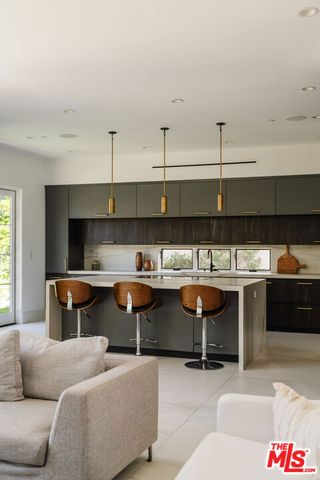 6721 Drexel Avenue, Los Angeles, CA 90048