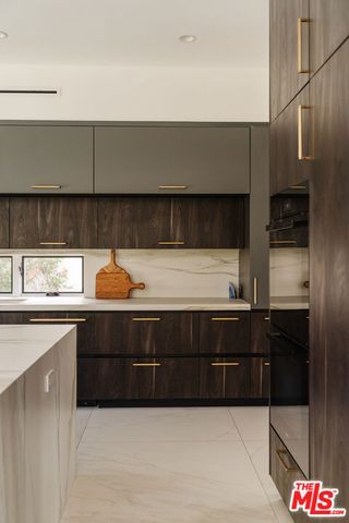 6721 Drexel Avenue, Los Angeles, CA 90048