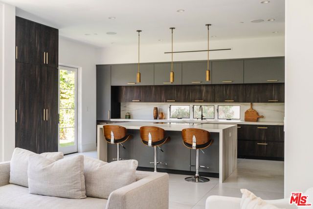 6721 Drexel Avenue, Los Angeles, CA 90048