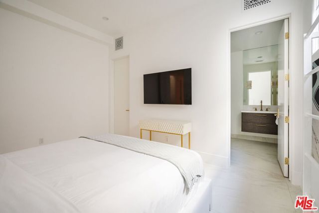 6721 Drexel Avenue, Los Angeles, CA 90048