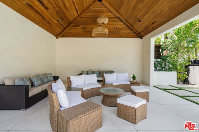 6721 Drexel Avenue, Los Angeles, CA 90048