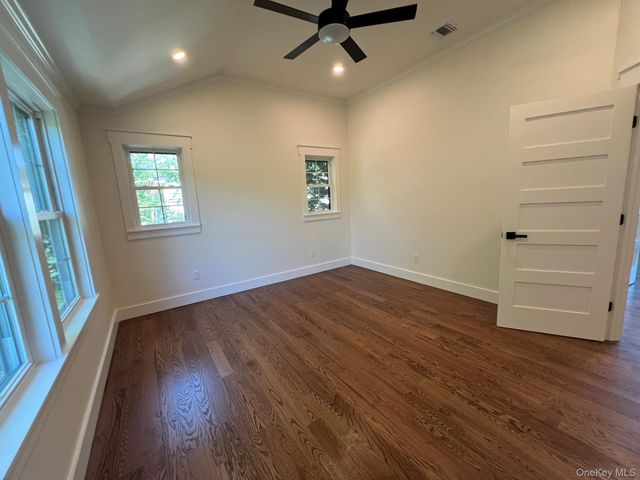 158 Lee Avenue, Hicksville, NY 11801