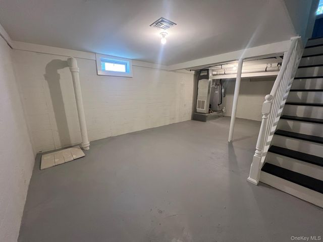 158 Lee Avenue, Hicksville, NY 11801