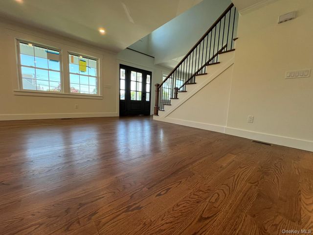 158 Lee Avenue, Hicksville, NY 11801