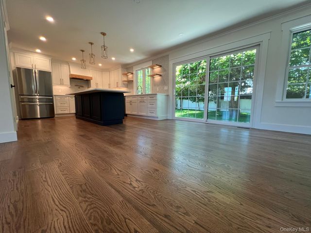 158 Lee Avenue, Hicksville, NY 11801