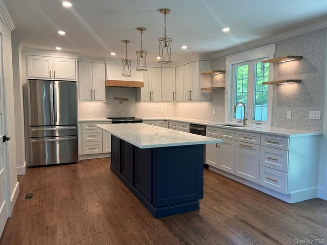 158 Lee Avenue, Hicksville, NY 11801